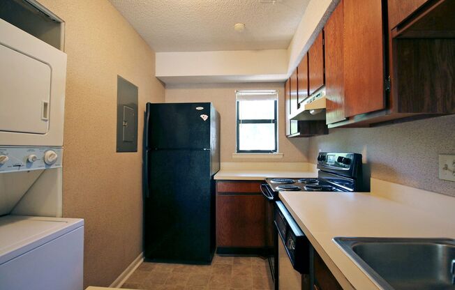 1 bed, 1.5 baths, $1,125