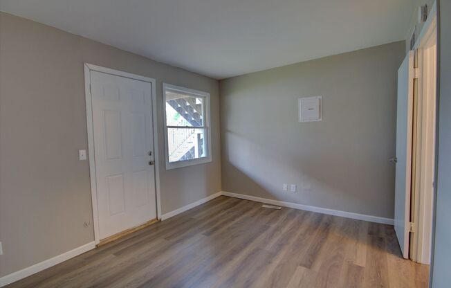 1 bed, 1 bath, 560 sqft, $725, Unit Apt 3