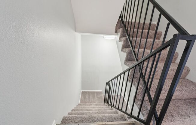 3 beds, 1.5 baths, 1,200 sqft, $2,798, Unit 409