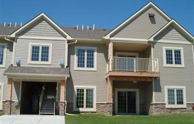 2 beds, 2.5 baths, 1,200 sqft, $1,495, Unit 10-102