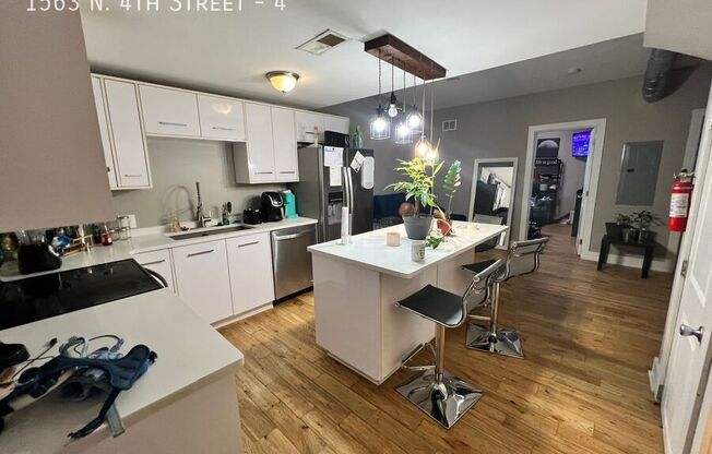 1563 N 4 ST