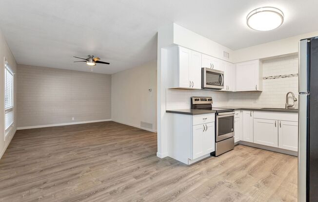 Move In by 04/15/25 & Get a $200 Fry's Gift Card – Start Fresh with a Fully Stocked Fridge