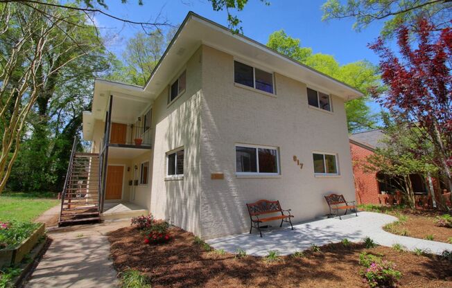 Renovated, Well-Kept 2bd/1ba Only 1 Block From Duke's East Campus!