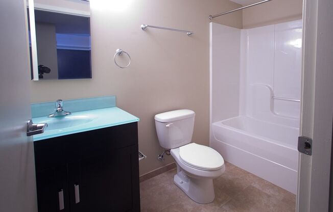 2 beds, 2 baths, 1,125 sqft, $2,660, Unit 402