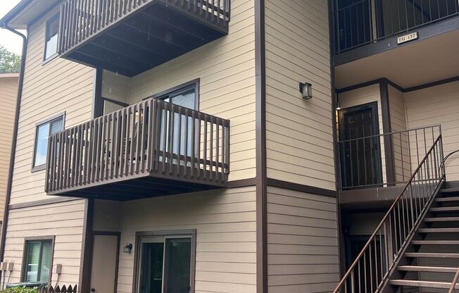 135 HICKS RD