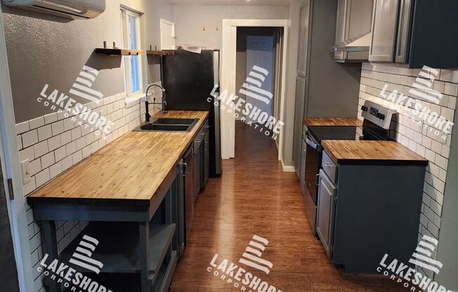 3 Bed 2 Bath Graham Home w/ Beautiful Kitchen Remodel!