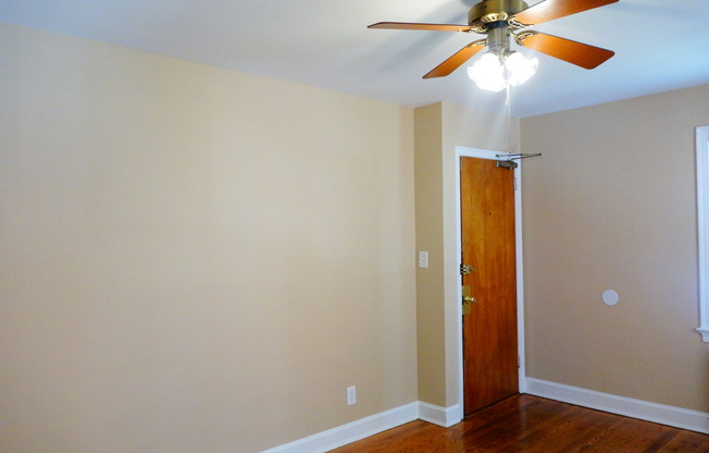 8401 Greenwood Avenue D&G GROUP LLC