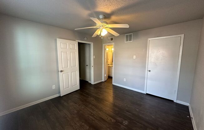 1 bed, 1 bath, $875, Unit UNIT 105