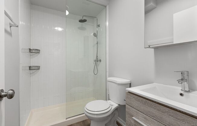 2 beds, 1.5 baths, 672 sqft, $2,400, Unit 107