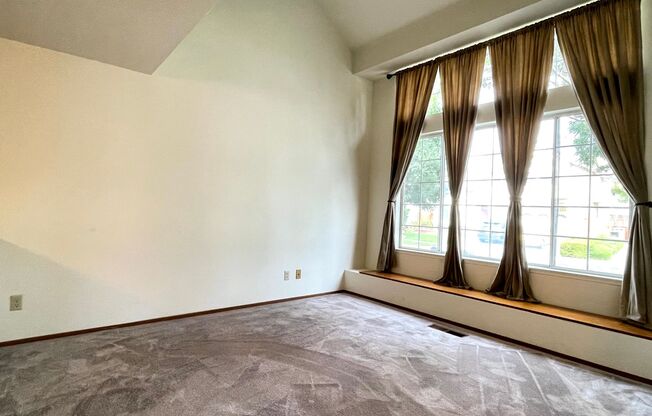 4BD/2.5BA - Clean, Spacious 2-story Near Lake Almaden