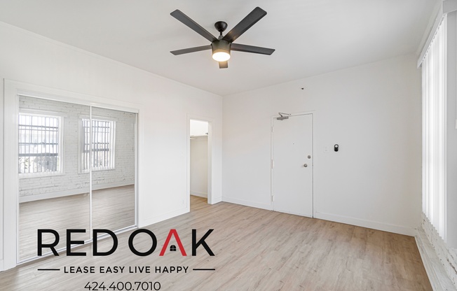 245 1/4 N KENMORE AVE