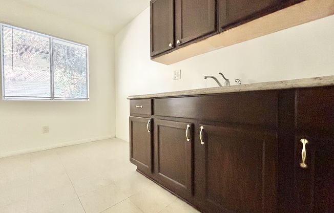 2 beds, 1 bath, $2,185