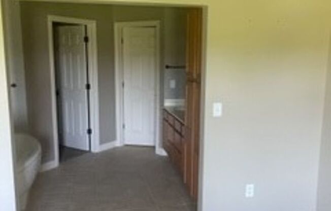 1 bed, 1 bath, $1,300