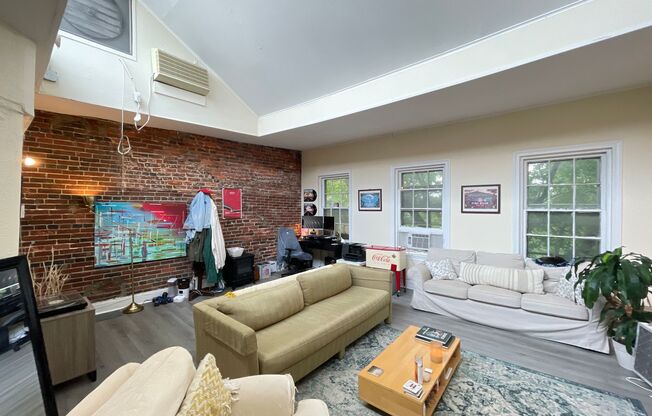 3 beds, 2 baths, 1,400 sqft, $3,200, Unit 3F