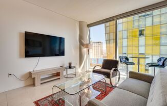 Studio, 1 bath, $1,900