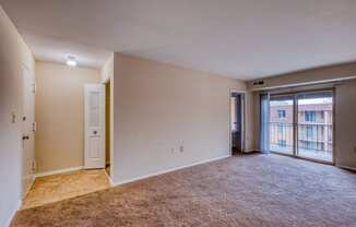 Oakton Park Apartments Unit 8-21 4