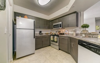 Fully Equipped Kitchen at Pembroke Pines Landings, Pembroke Pines