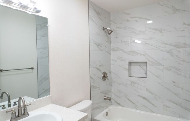 2 beds, 1 bath, 748 sqft, $2,245, Unit 1429