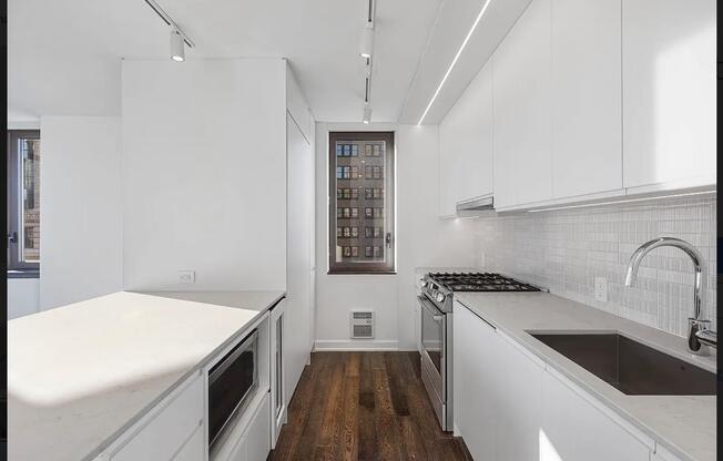 1 bed, 1 bath, 744 sqft, $7,116, Unit 30G
