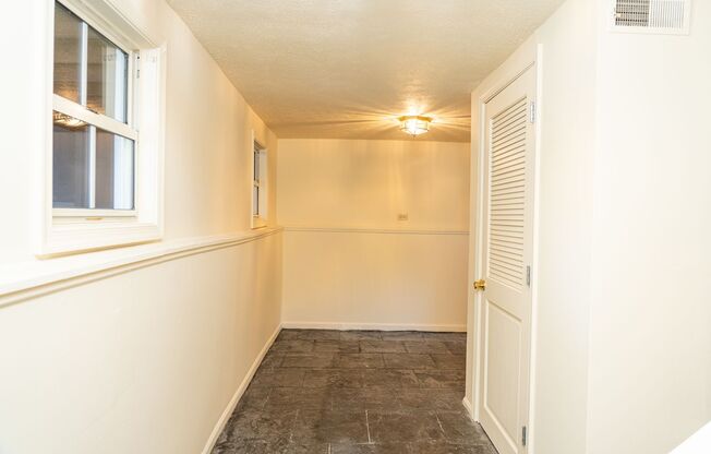 1 bed, 1 bath, $1,200, Unit Unit #C