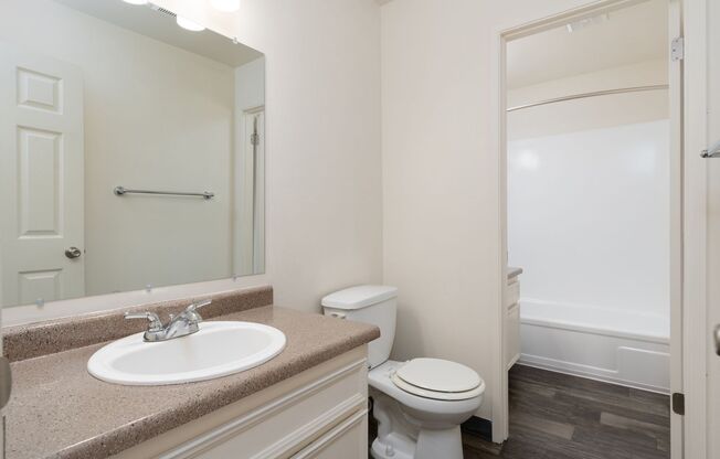 2 beds, 1 bath, 850 sqft, $1,550, Unit 750