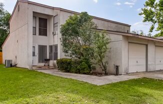 3BR/2 Bath duplex in San Antonio