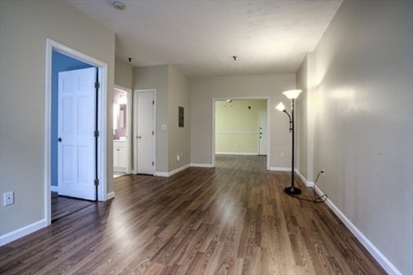 1 bed, 1 bath, 774 sqft, $2,000, Unit B37
