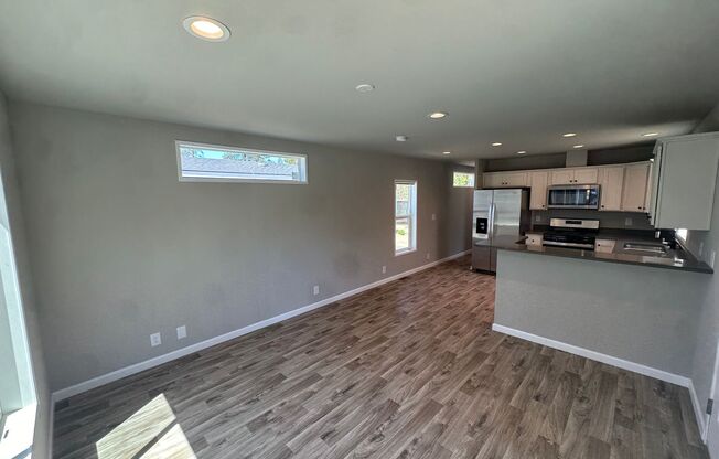 2 beds, 1 bath, 710 sqft, $1,425