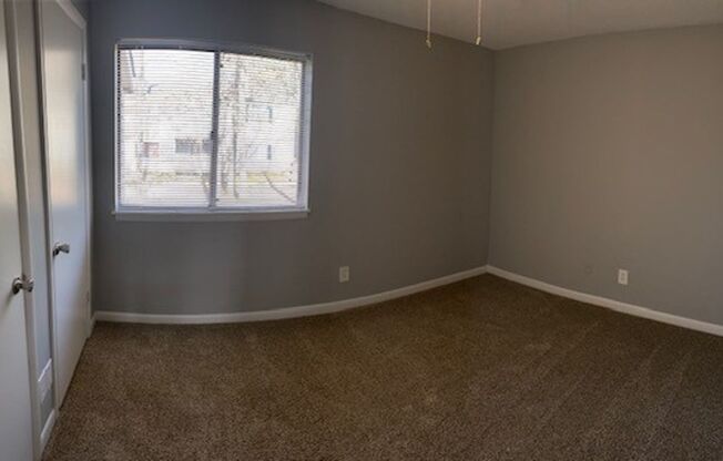 3 beds, 2 baths, 1,260 sqft, $1,250