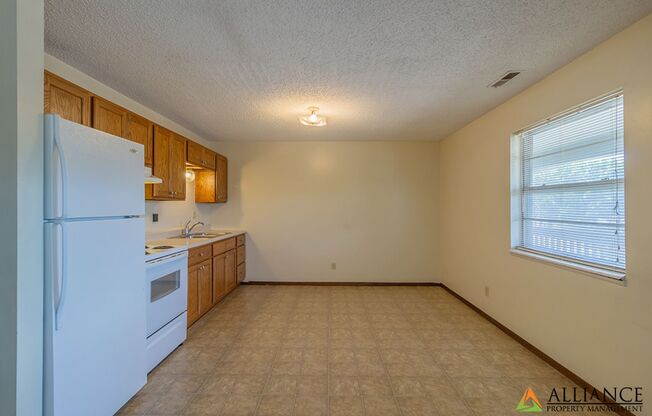 2 beds, 1.5 baths, 1,050 sqft, $890, Unit 06