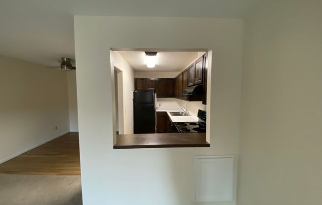 1 bed, 1 bath, 812 sqft, $1,250, Unit 201-206