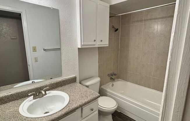 1 bed, 1 bath, 700 sqft, $1,250, Unit 2103