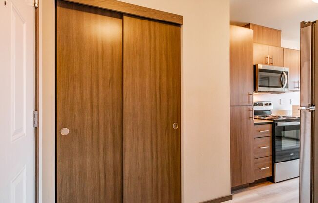 1 bed, 1 bath, 725 sqft, $1,295, Unit 178-302