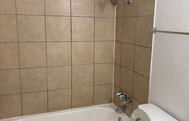 2 beds, 1 bath, 853 sqft, $1,425, Unit 649
