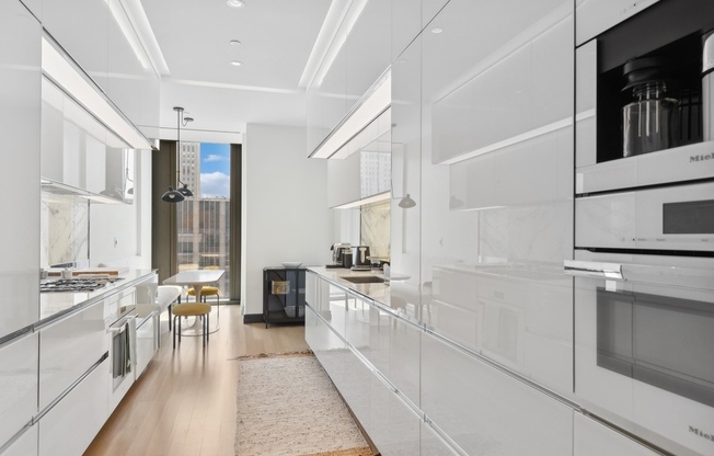 3 beds, 3.5 baths, 3,383 sqft, $40,000, Unit 52B