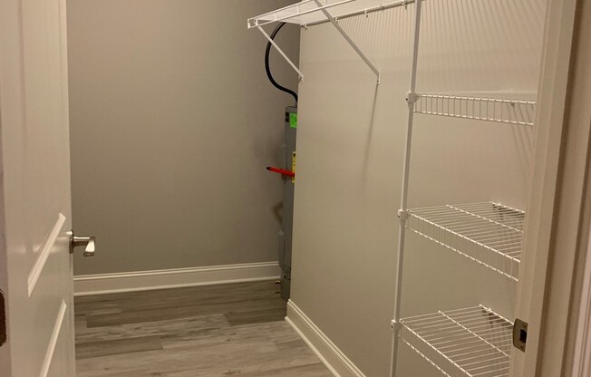 1 bed, 1 bath, 848 sqft, $775, Unit 07