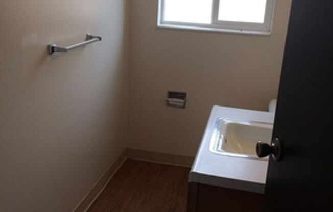 GREAT VIEWS - CLOSE TO UNR AND RANCHO SAN RAFAEL - ONE CAR GARAGE