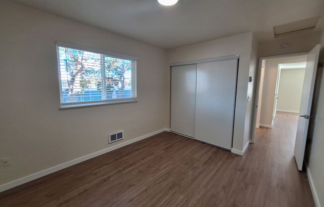 3 beds, 1 bath, $3,195, Unit 6