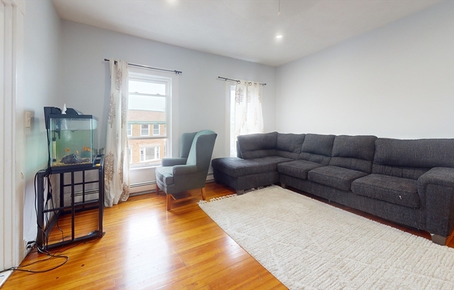 8 SALEM ST