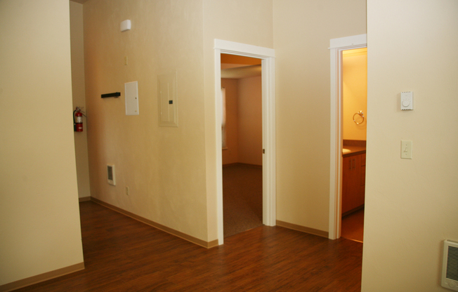 2 beds, 1 bath, 1,007 sqft, $1,890, Unit 08