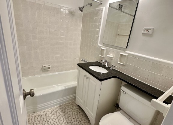 1 bed, 1 bath, $3,695, Unit 4A