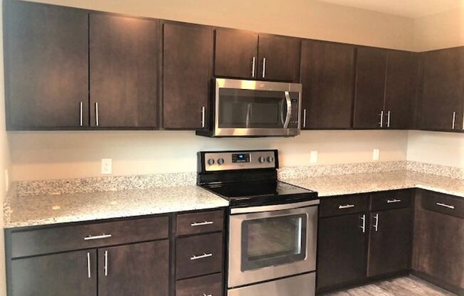 1 bed, 1 bath, 698 sqft, $1,425, Unit 301