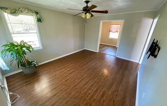 3 beds, 1 bath, $1,300