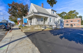 64 HANCOCK ST