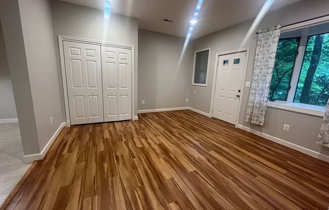 Spacious & Updated Accessory Apartment! 5 Min Walk to Takoma Metro, Restaurants & Starbucks! ALL UTILITIES INCLUDED!