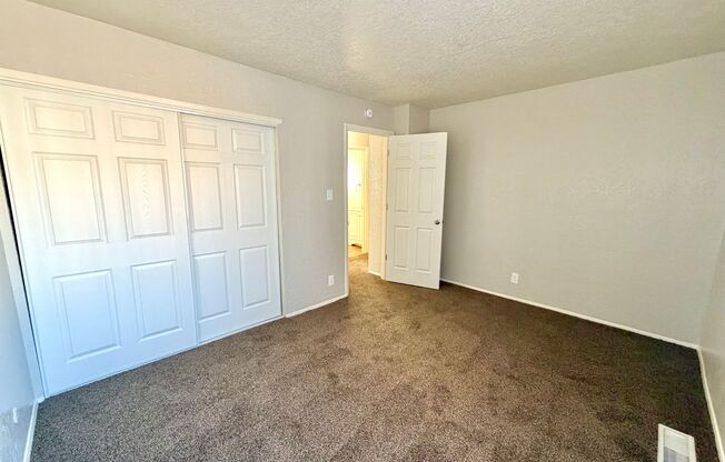 2 beds, 1.5 baths, 800 sqft, $1,115, Unit Unit 3