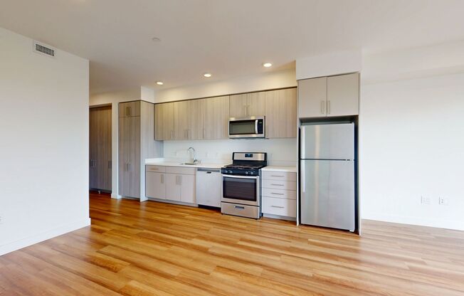 1 bed, 1 bath, 742 sqft, $2,595, Unit 323
