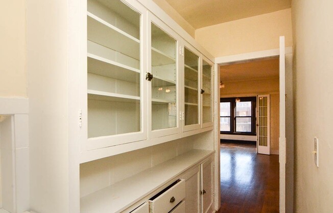2428 Sawyer