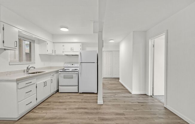Remodeled unit in gated community close to Highland Hospital