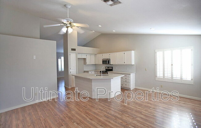 7439 W VIA DE SOL DR